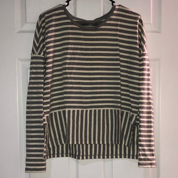 Abercrombie & Fitch striped long sleeve top - Picture 1 of 2
